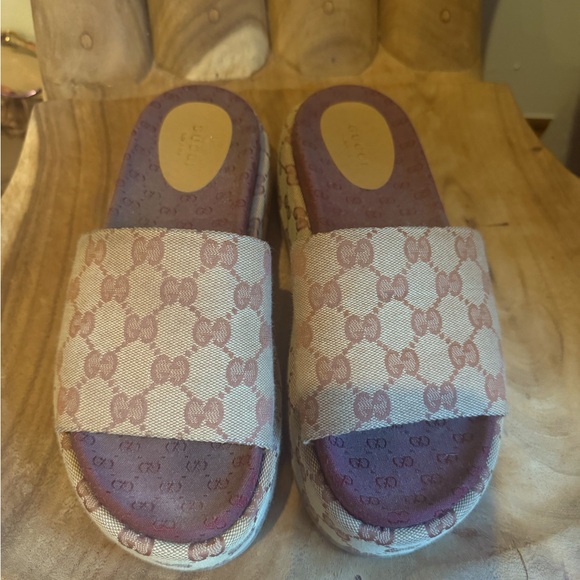 Gucci canvas platform slides 38.5 - Picture 1 of 4